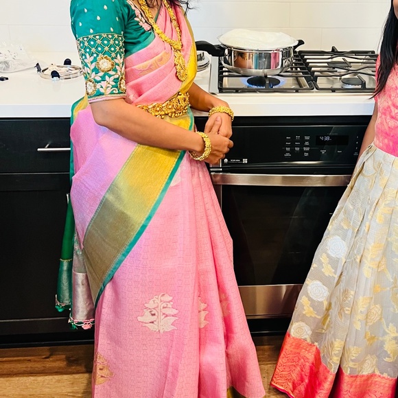 Baby pink and pink Pattu Saree with heavy maggam/zardozi work blouse - Picture 3 of 10